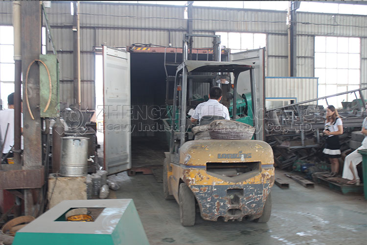 Malaysia Containers Loading In Our Factory