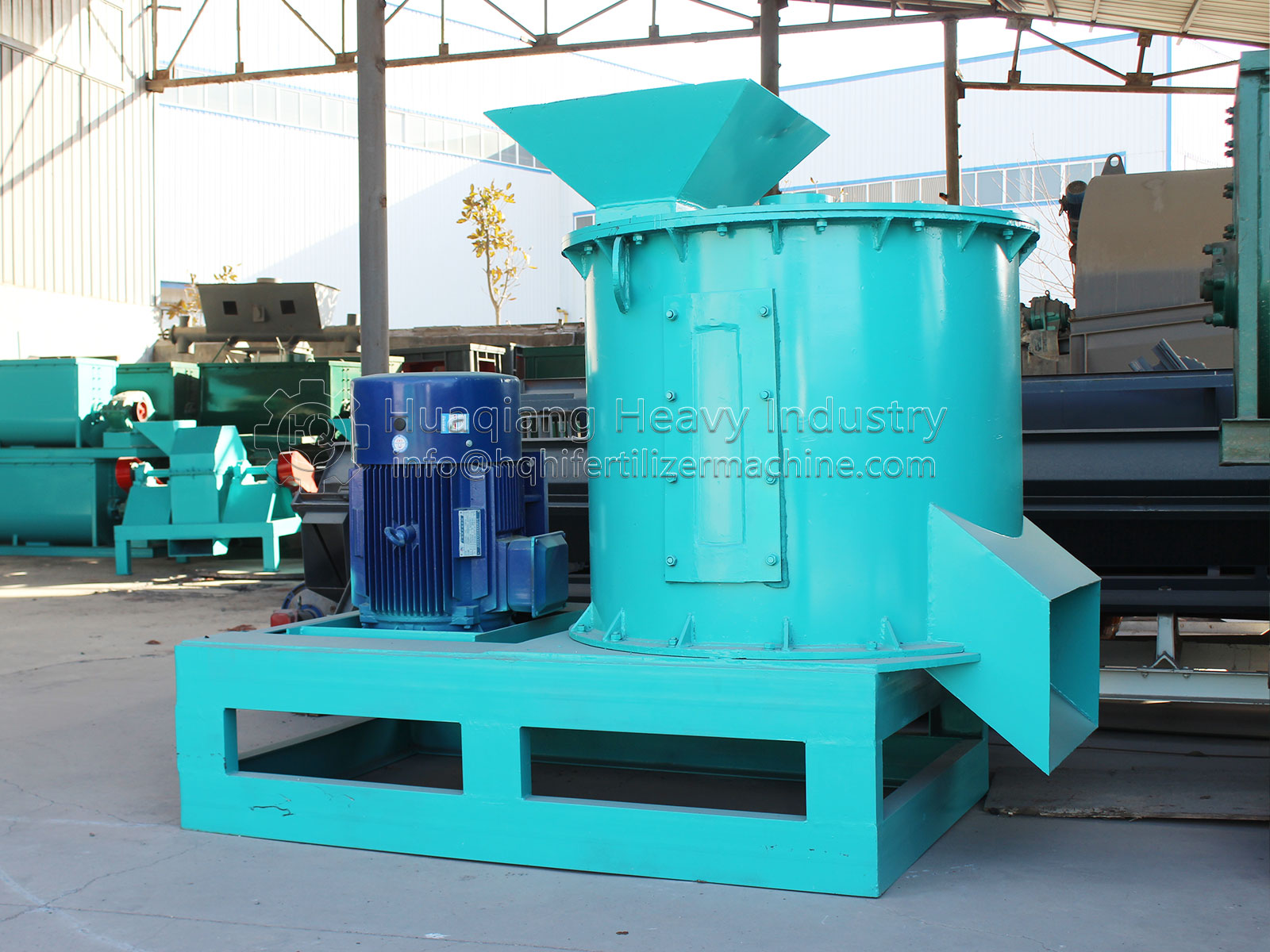 Semi wet material crusher for fermentation material crushing